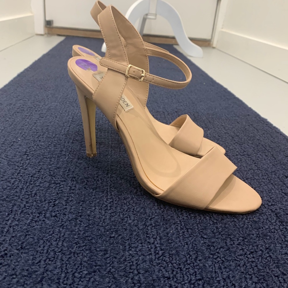 Steve Madden Nude heel Sandals